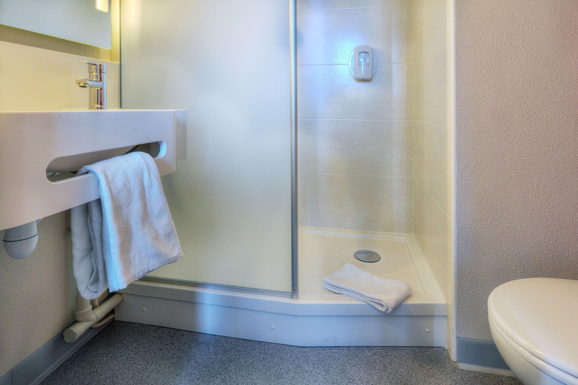 B&B Hotel Marseille Les Ports Екстериор снимка