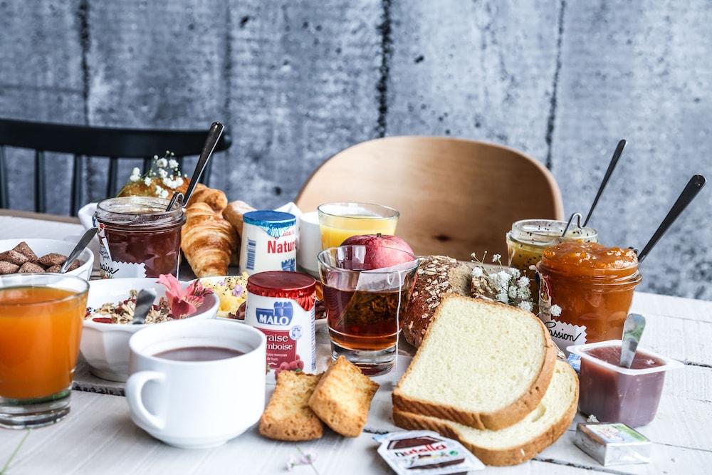 B&B Hotel Marseille Les Ports Екстериор снимка
