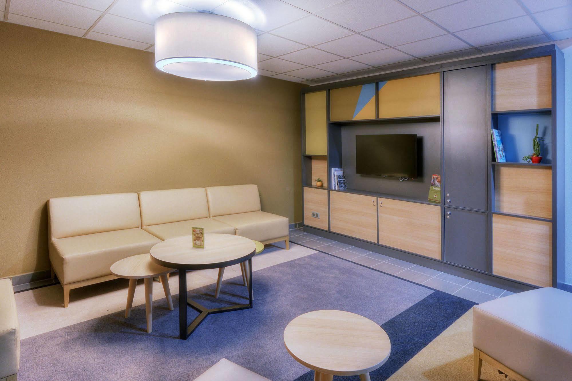 B&B Hotel Marseille Les Ports Екстериор снимка