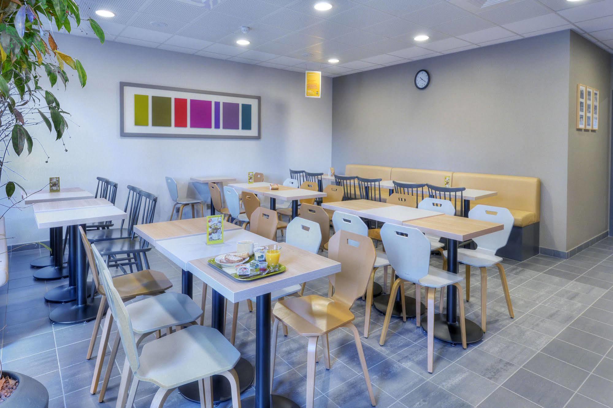 B&B Hotel Marseille Les Ports Екстериор снимка