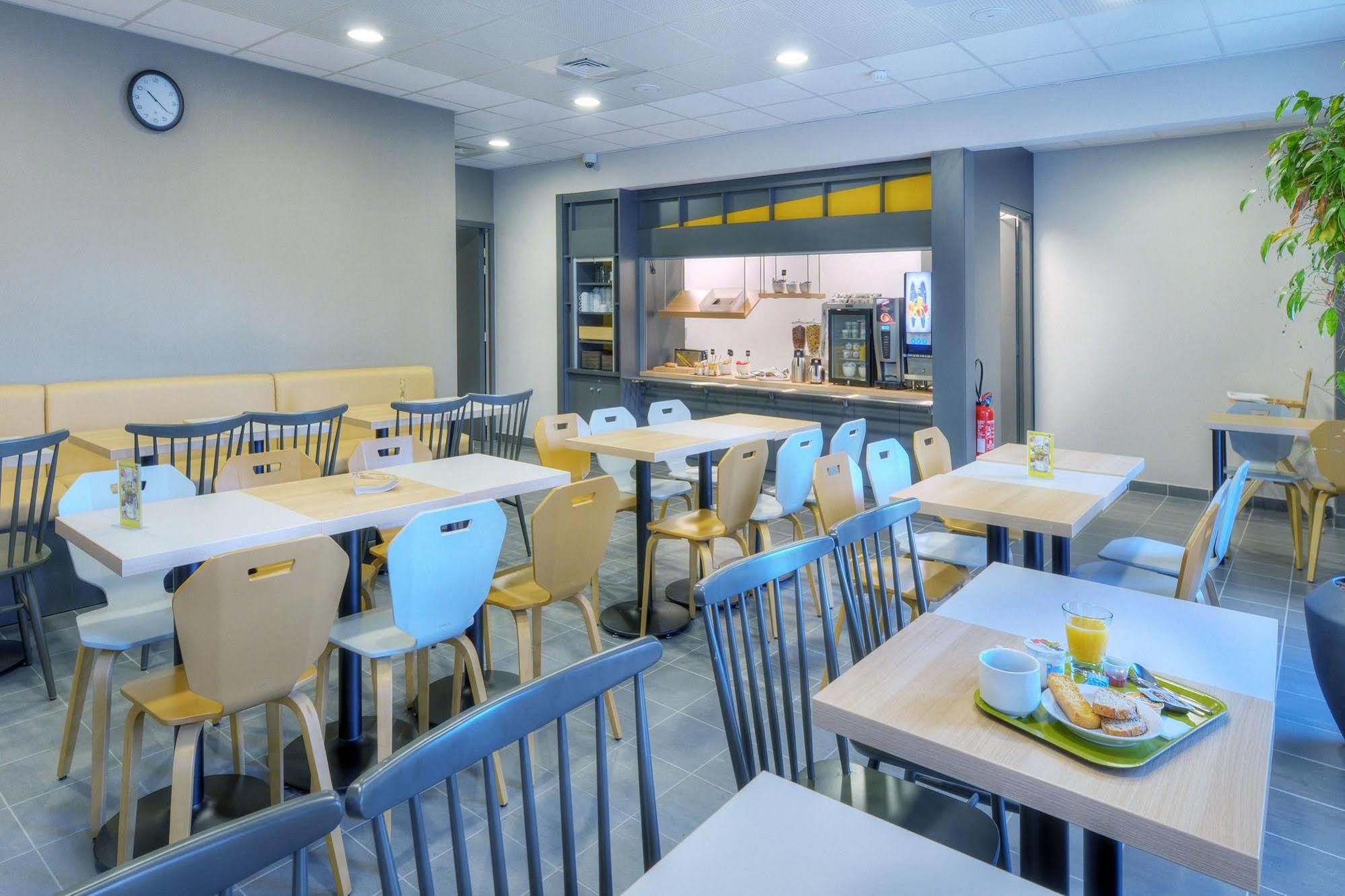 B&B Hotel Marseille Les Ports Екстериор снимка