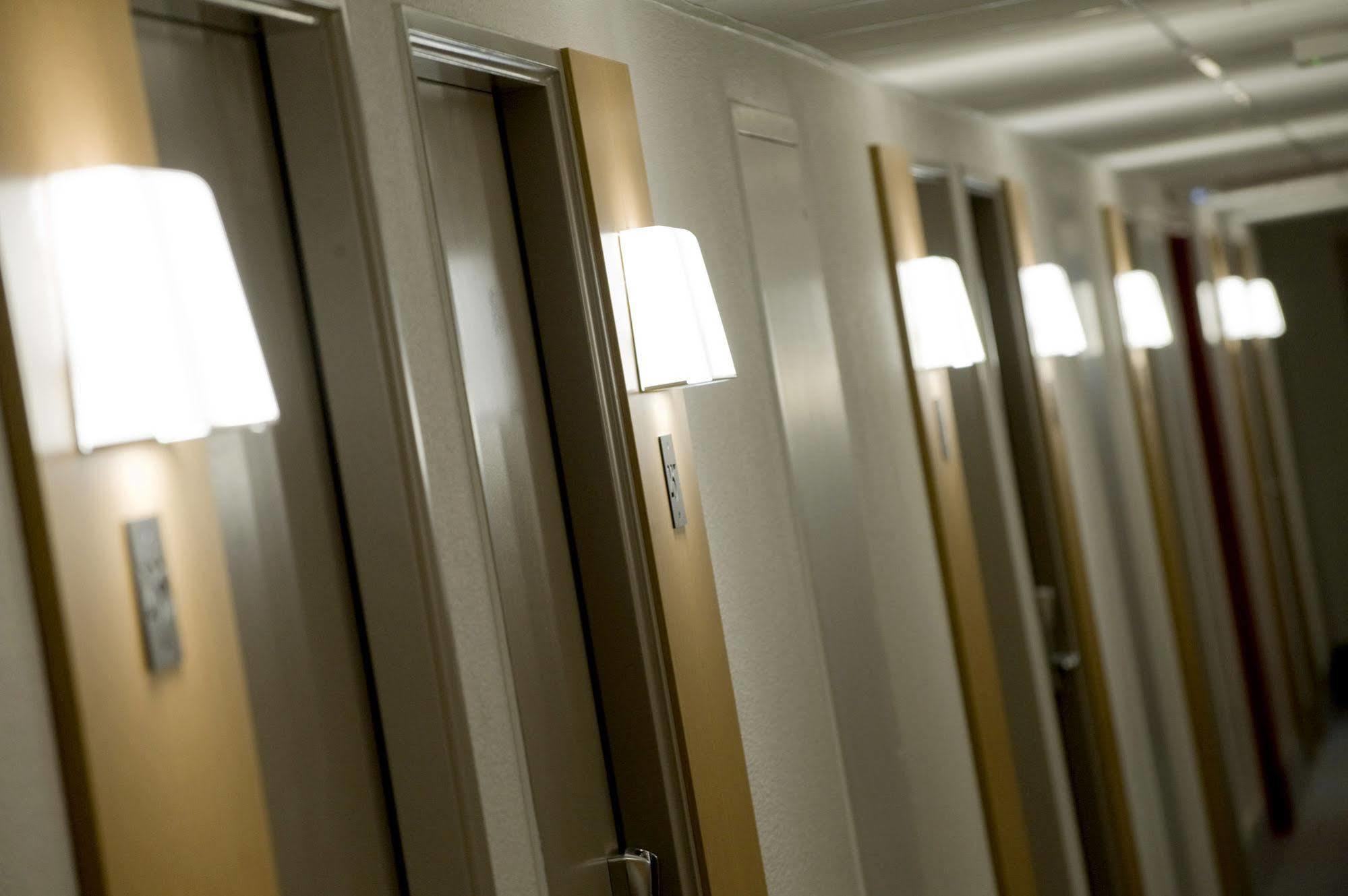 B&B Hotel Marseille Les Ports Екстериор снимка